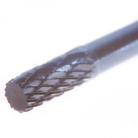 Pilnik obrotowy nazywany też rotacyjnym służy do pracy w metalach