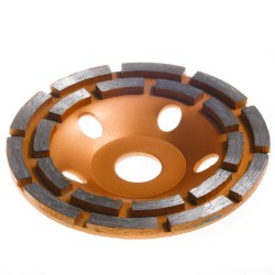 Wysokiej klasy zdzier diamentowy z podwójnym wiencem segmentów.