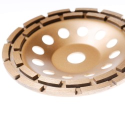 Wysokiej klasy zdzier diamentowy z podwójnym wiencem segmentów.