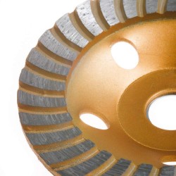 Wysokiej klasy zdzier diamentowy z podwójnym wiencem segmentów.