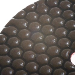 Krążek polerski do płytek podłogowych, gresu i kamienia naturalnego.